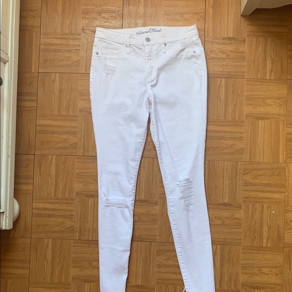 Universal Thread white jeans! - Picture 1 of 3
